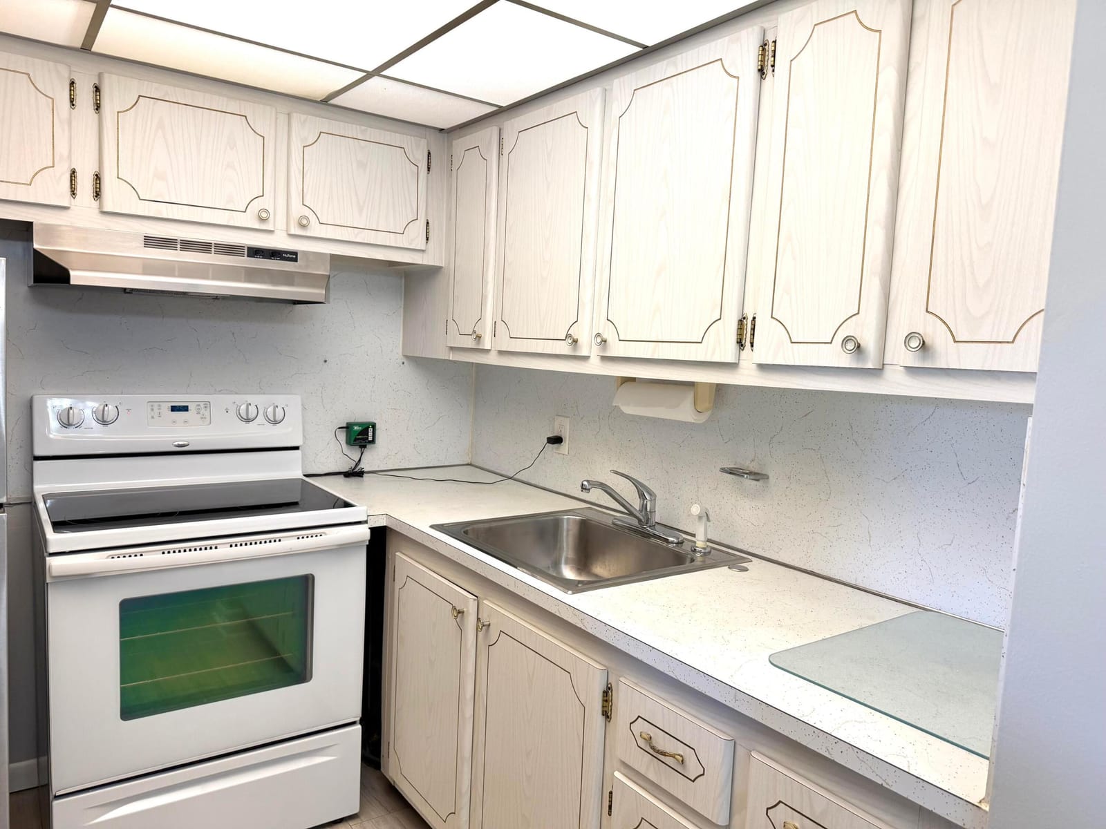 162 Windsor H — photo 11