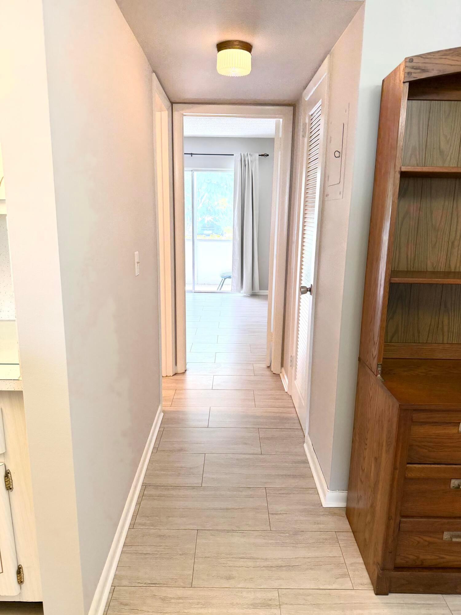 162 Windsor H — photo 12