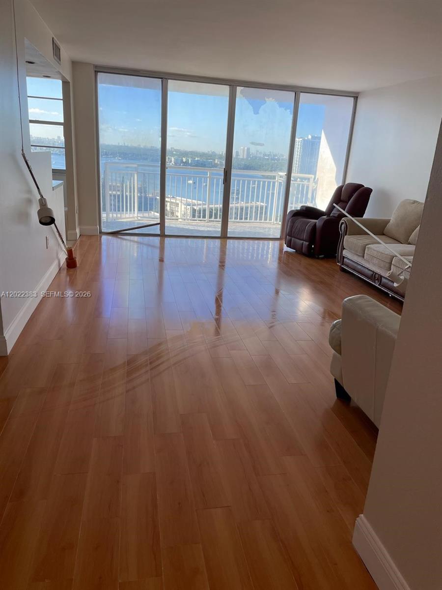 18021 Biscayne Boulevard 1701/2, Aventura, FL 33160, Aventura
