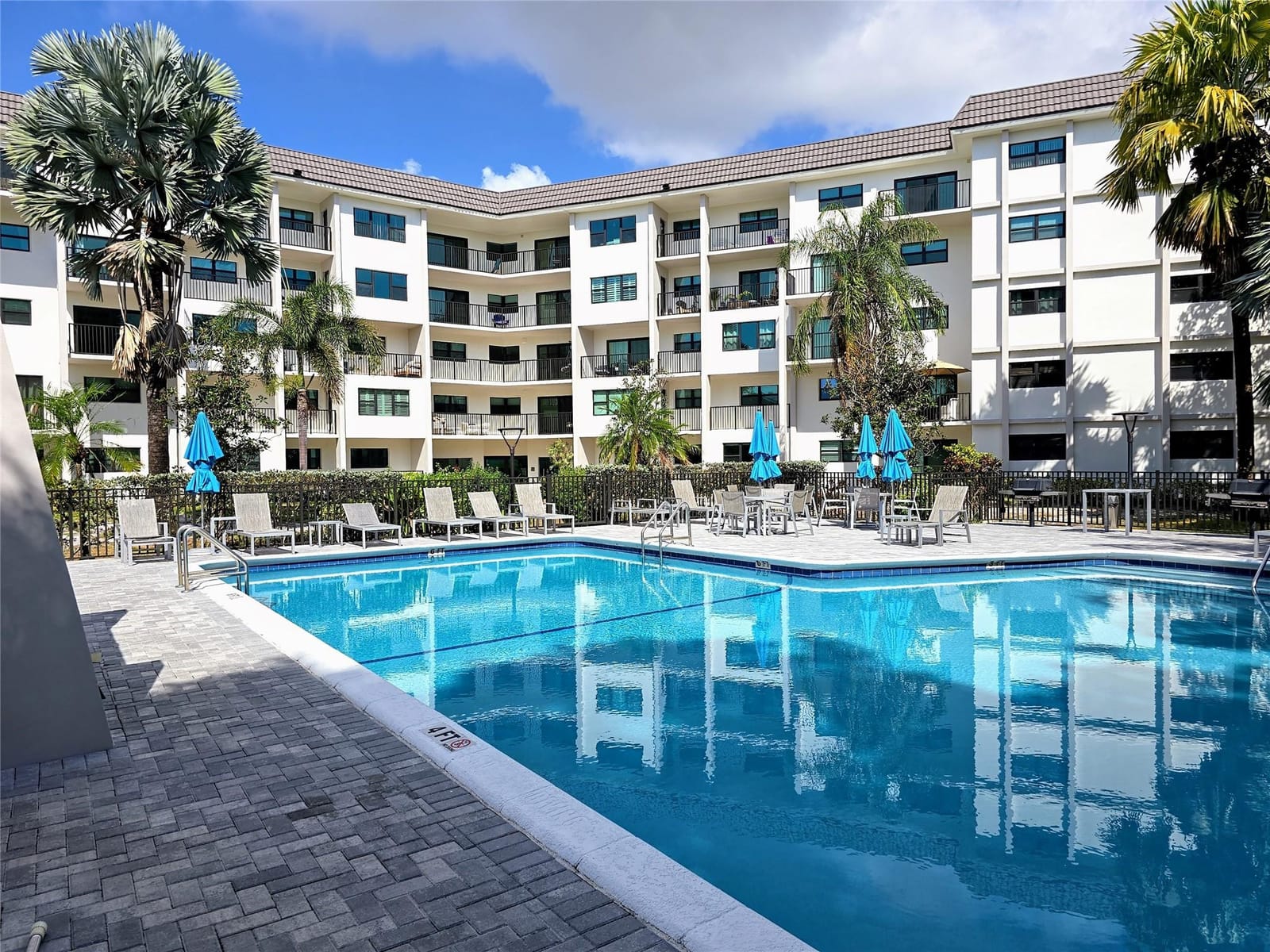 1000 River Reach Drive 220 — photo 2