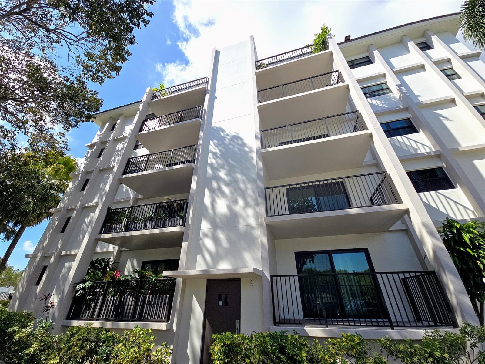 1000 River Reach Drive 220 — photo 4