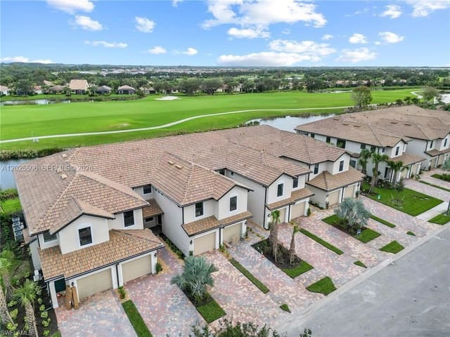 5710 Mayflower Way 102, FL 34142
