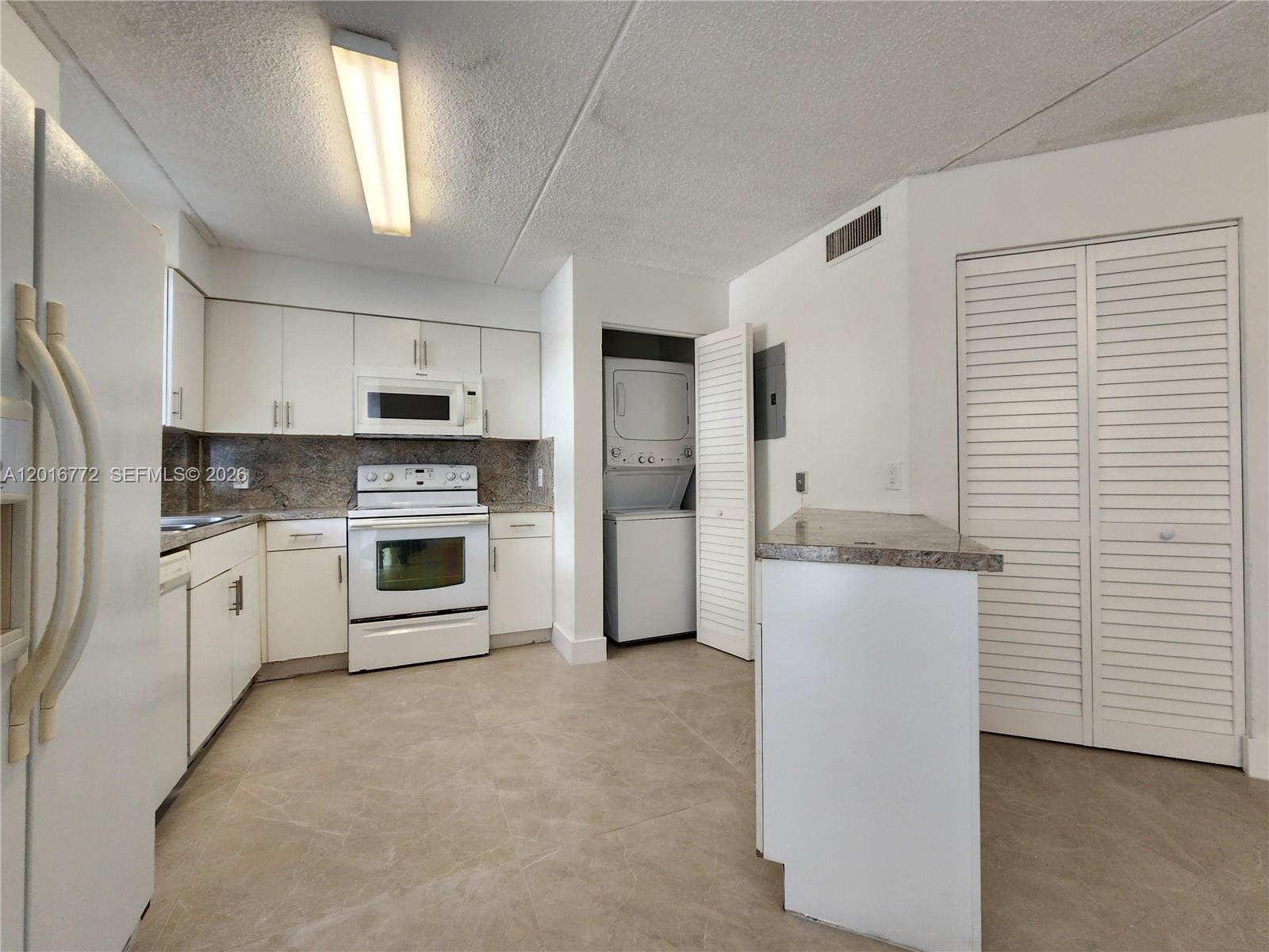 6065 NW 186th Street 208, Hialeah, FL 33015, Hialeah