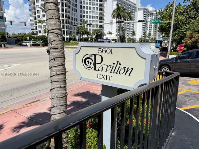 5601 Collins Avenue 607, Miami Beach, FL 33140