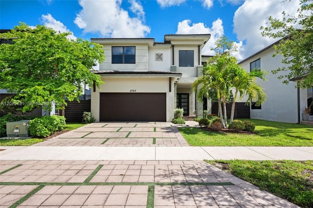 8763 NW 157th Terrace, Miami Lakes, FL 33018
