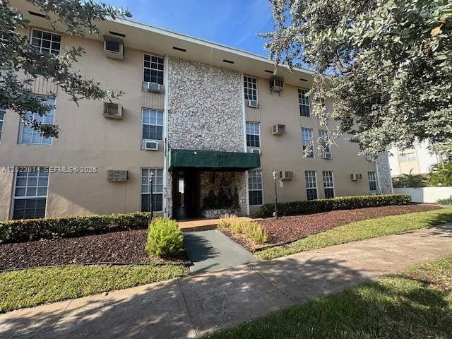 1400 S Douglas Road 17, Coral Gables, FL 33134