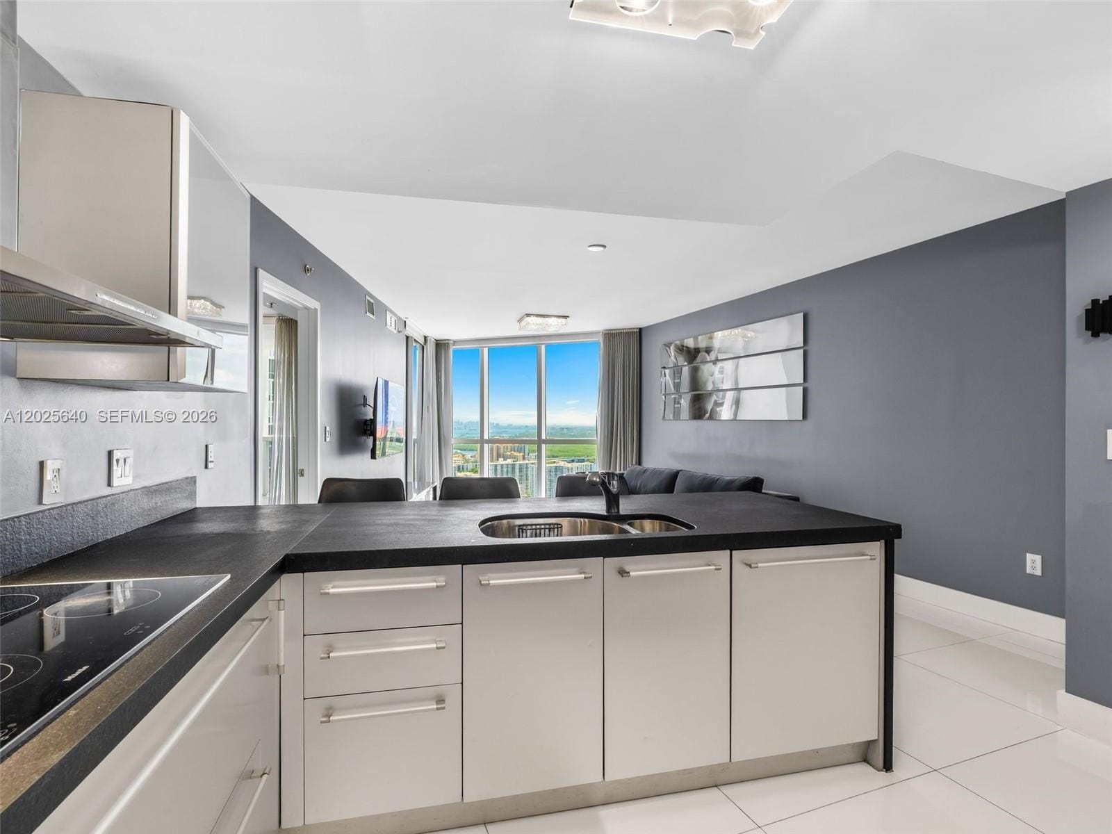 18201 Collins Avenue 5303, Sunny Isles Beach, FL 33160 photo 3