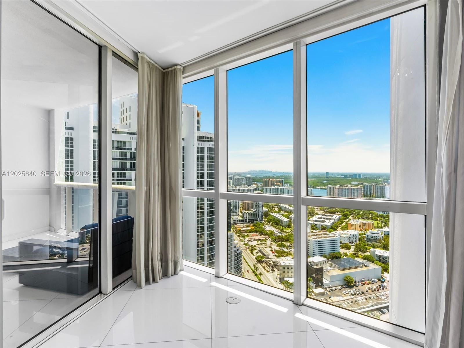 18201 Collins Avenue 5303, Sunny Isles Beach, FL 33160 photo 10