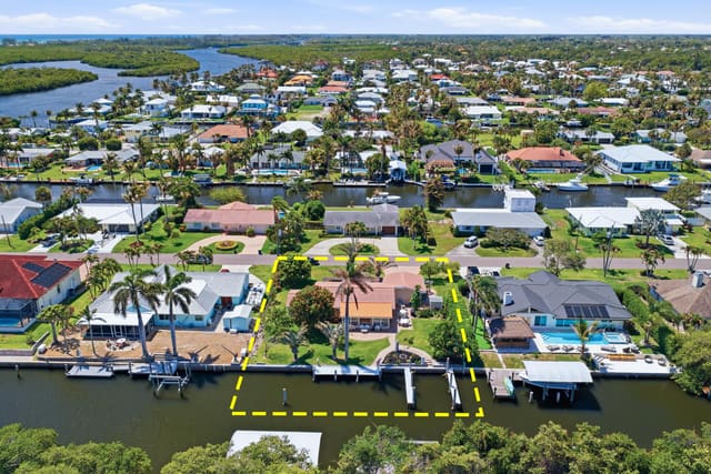 8455 SE Palm Street, Hobe Sound, FL 33455