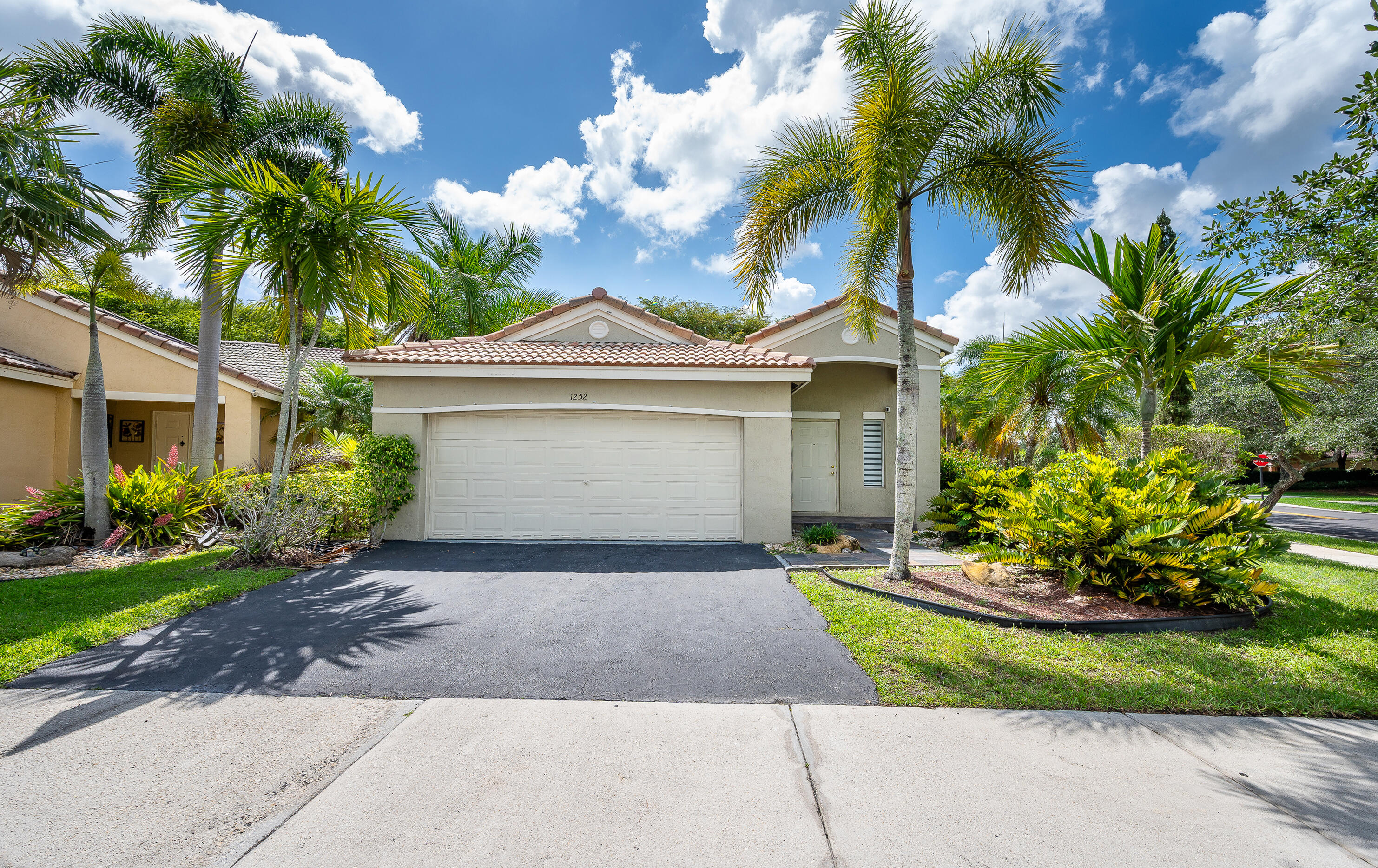 1252 Sabal Trail, Weston, FL 33327, Weston