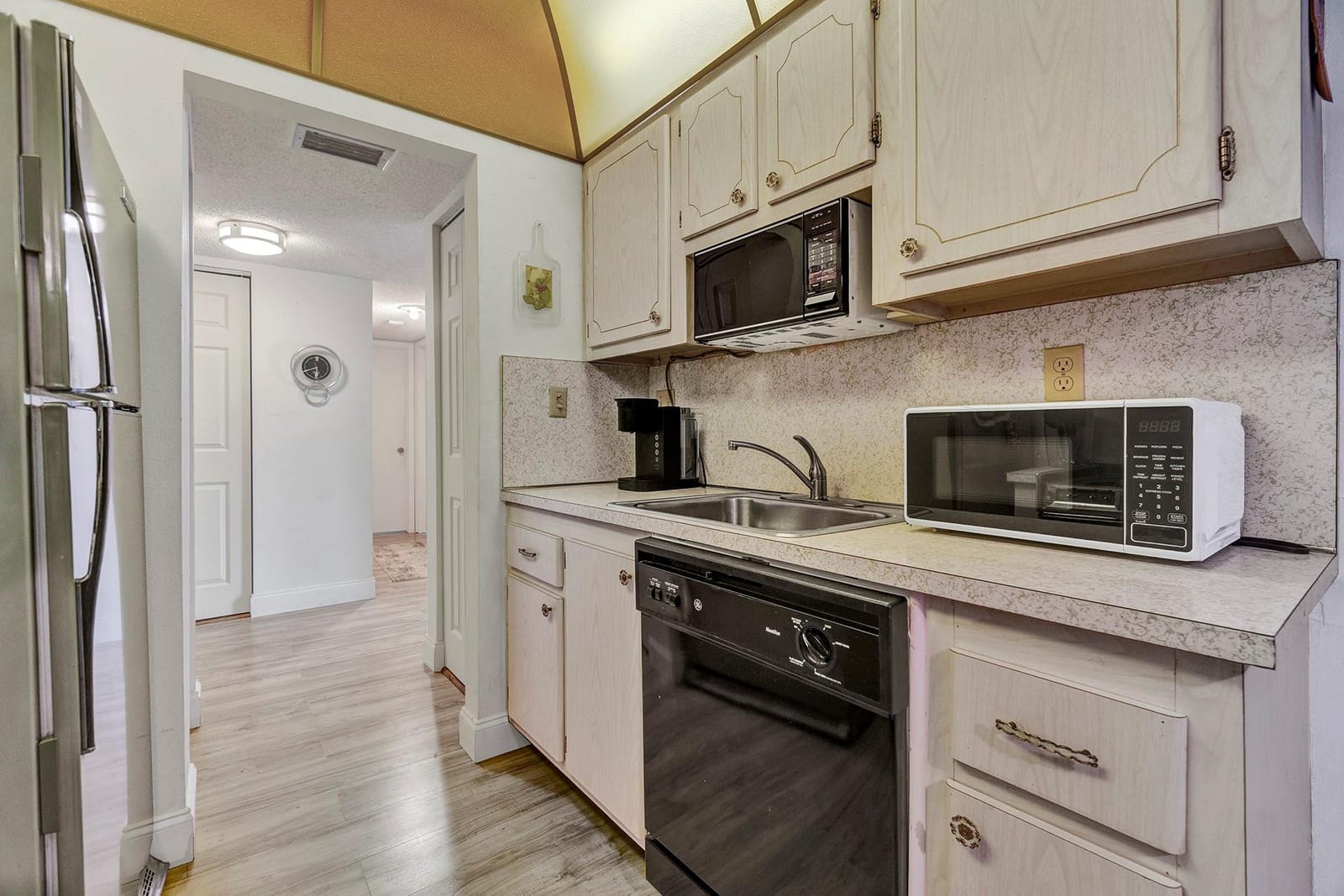 5190 E Sabal Palm Boulevard 304 — photo 8