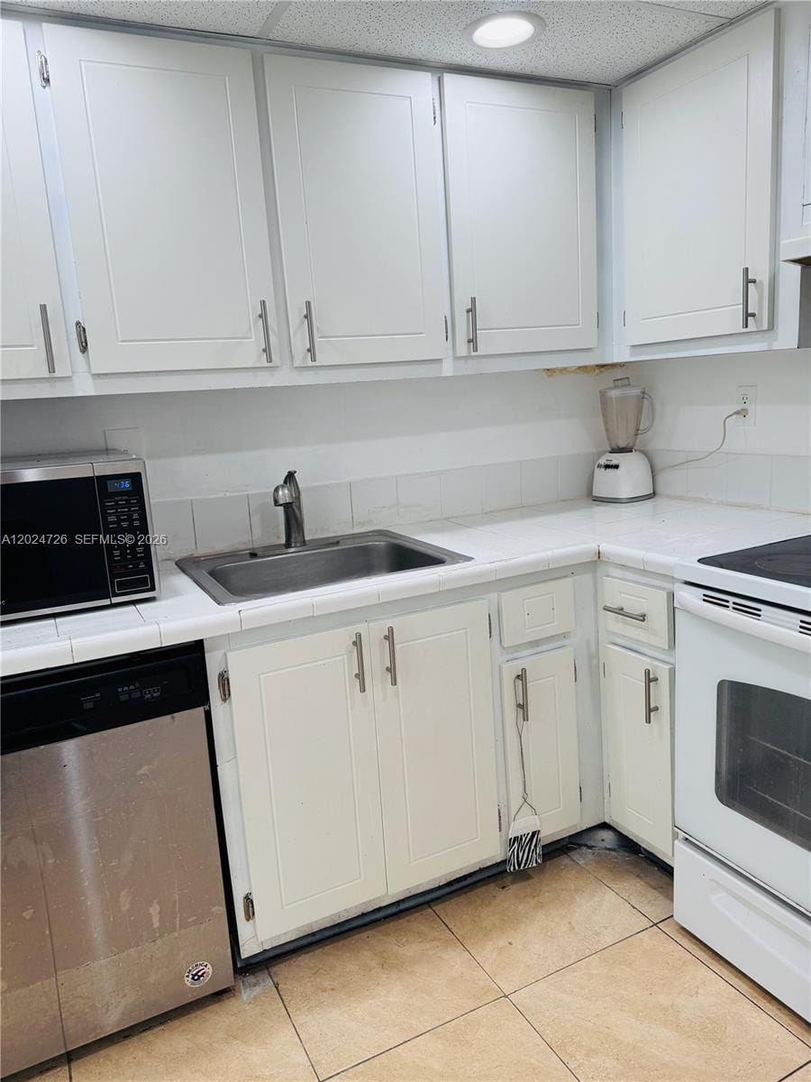 486 NW 165th St Road B-201, Miami, FL 33169 photo 17
