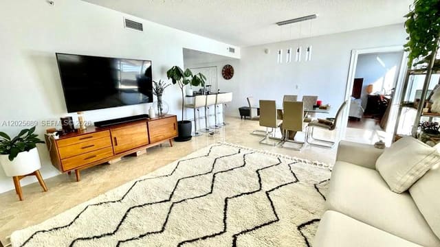 18800 NE 29th Avenue 818, Aventura, FL 33180
