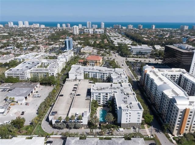 2421 NE 65th Street 408, Fort Lauderdale, FL 33308