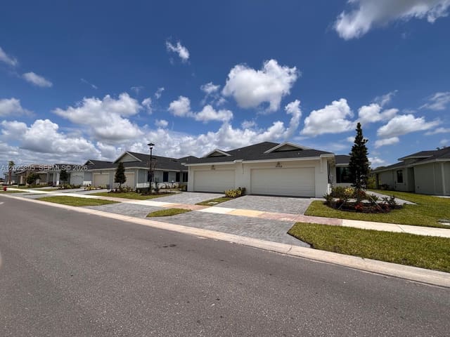 10755 NW Wilgrove Lane 10755, Port St. Lucie, FL 34987