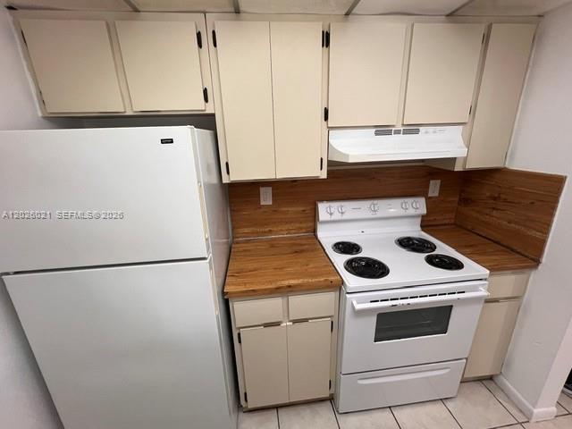 6995 NW 186th Street E301, Hialeah, FL 33015, Hialeah