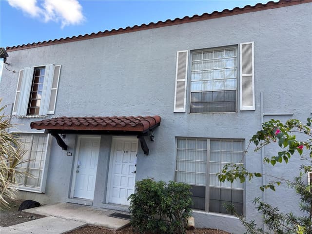 10806 N Kendall Drive P-26, Miami, FL 33176