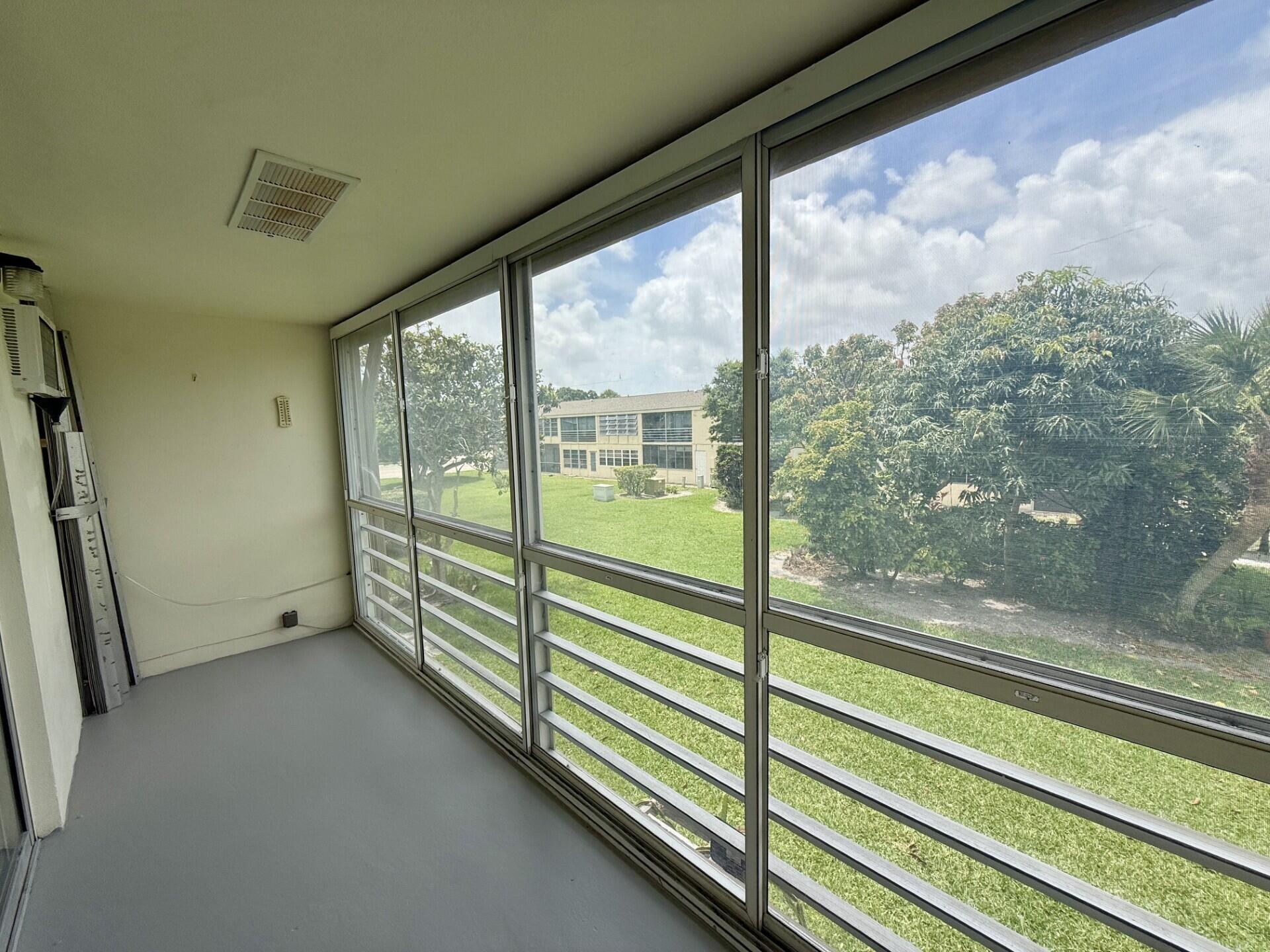 32 Kingswood B, West Palm Beach, FL 33417, West Palm Beach