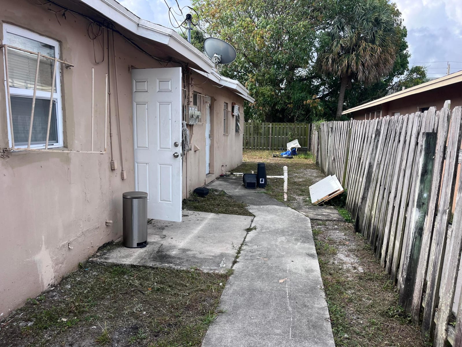 633 W 9th Street B, Riviera Beach, FL 33404 photo 3
