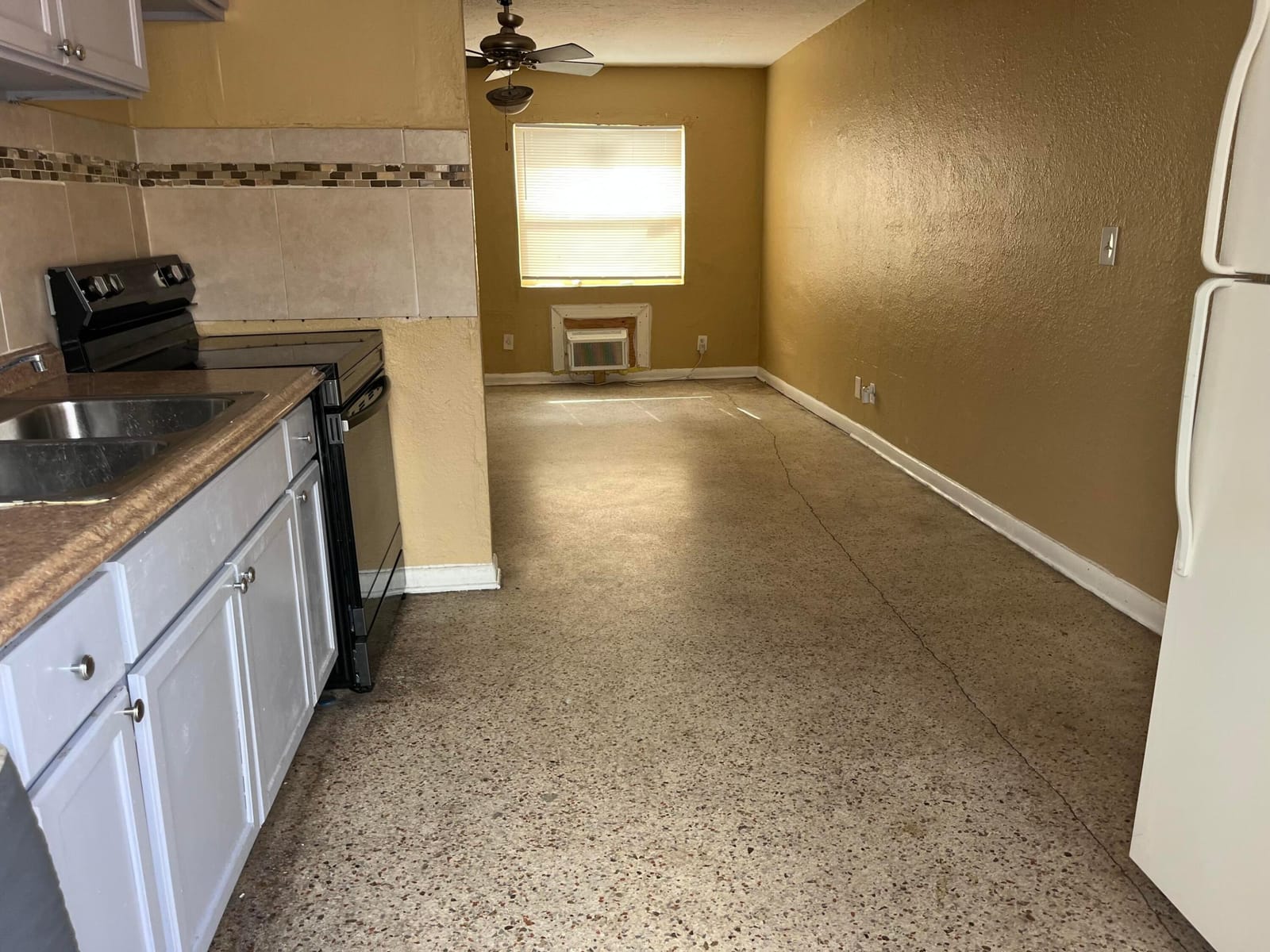 633 W 9th Street B, Riviera Beach, FL 33404 photo 4