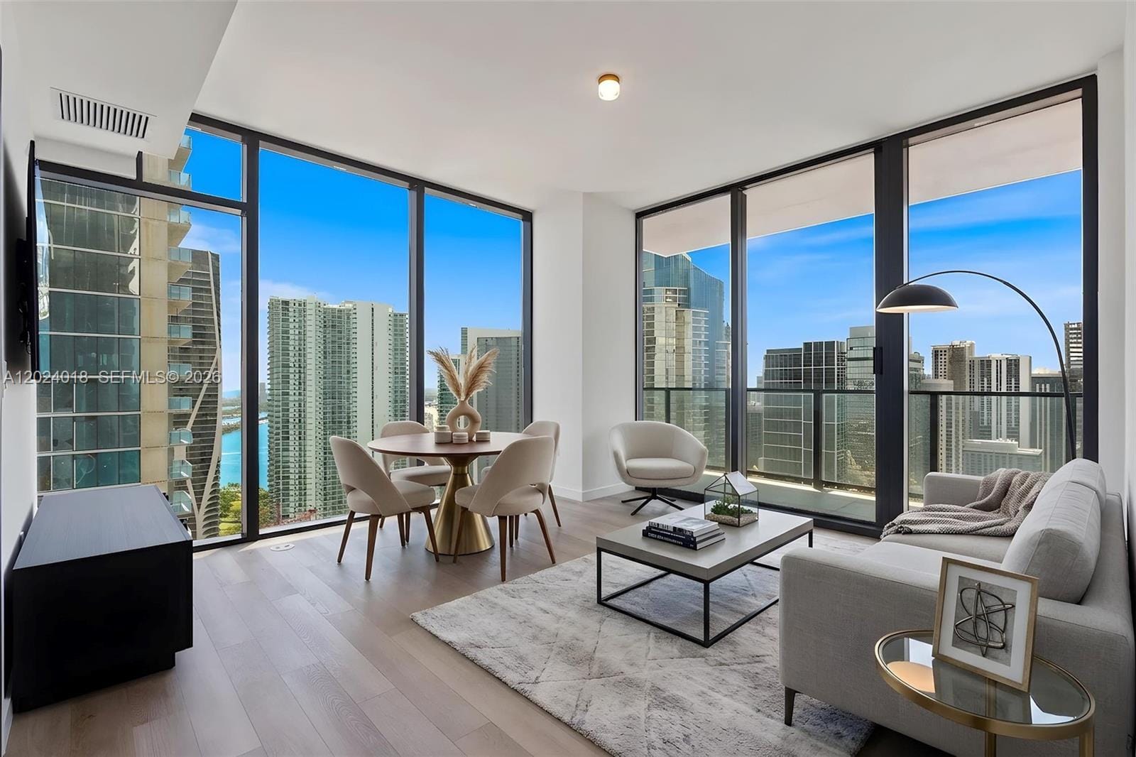 20 NE 11th 20 Ne 11th Street 4504, Miami, FL 33132 photo 17