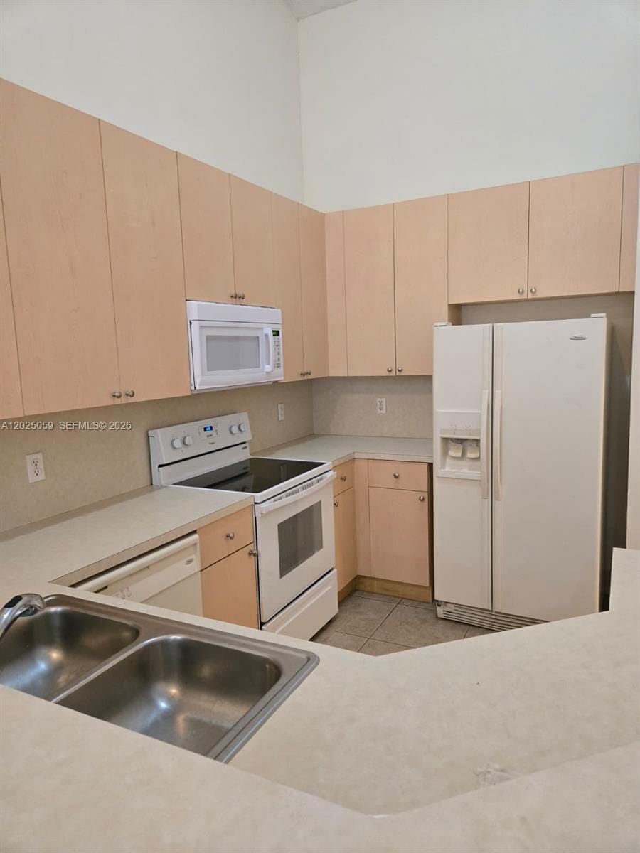 1158 NE 32nd Avenue 1158 — photo 4