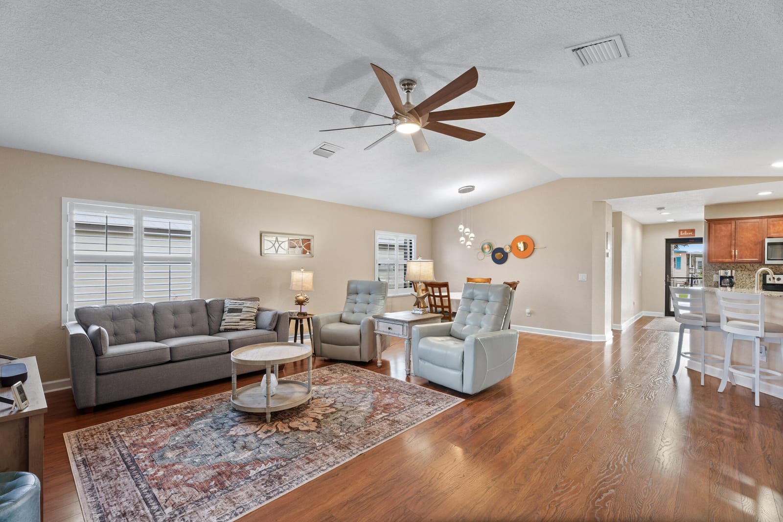24 Alta Loma — photo 3