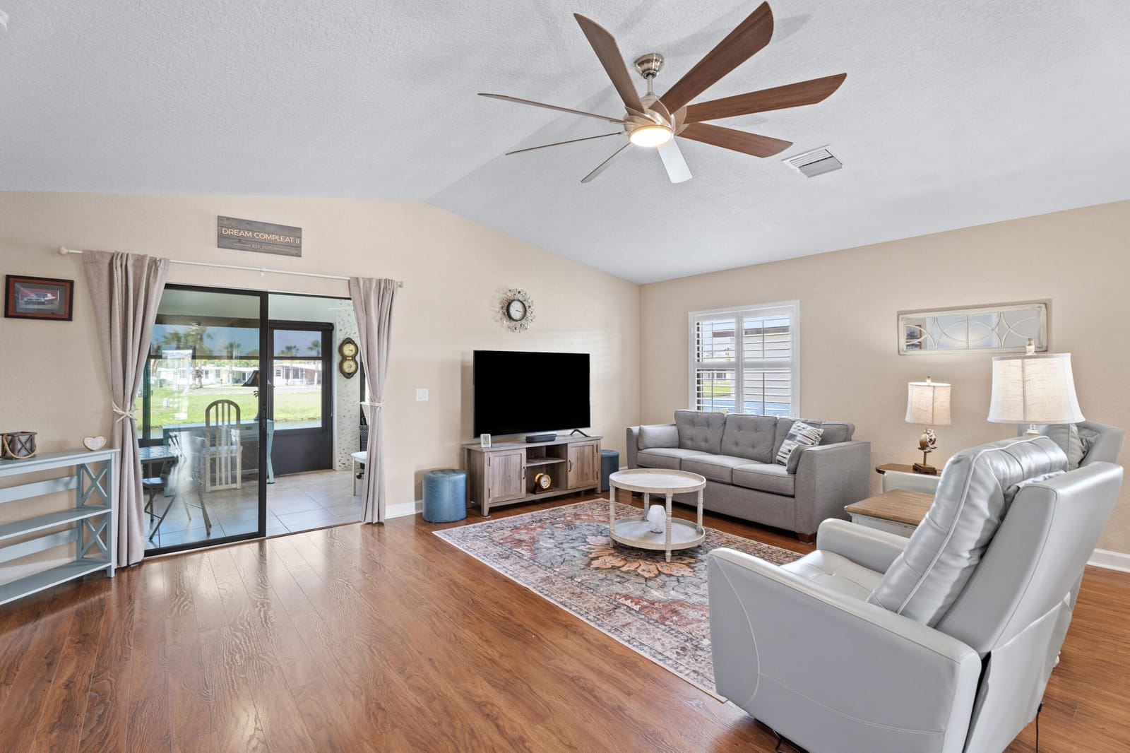 24 Alta Loma — photo 4