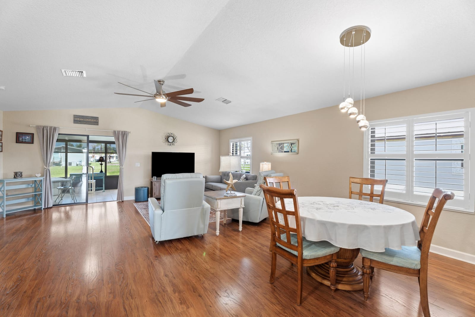 24 Alta Loma — photo 8