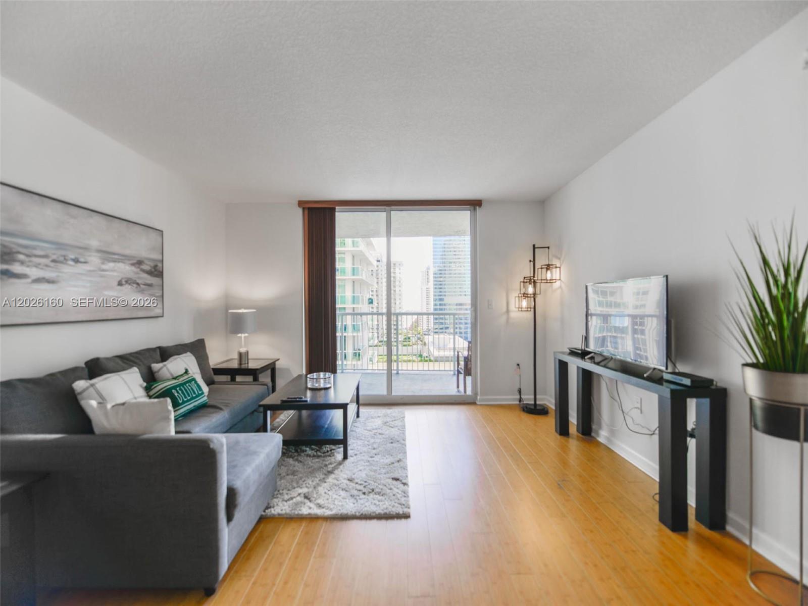 1200 Brickell Bay Drive 2119, Miami, FL 33131, Miami