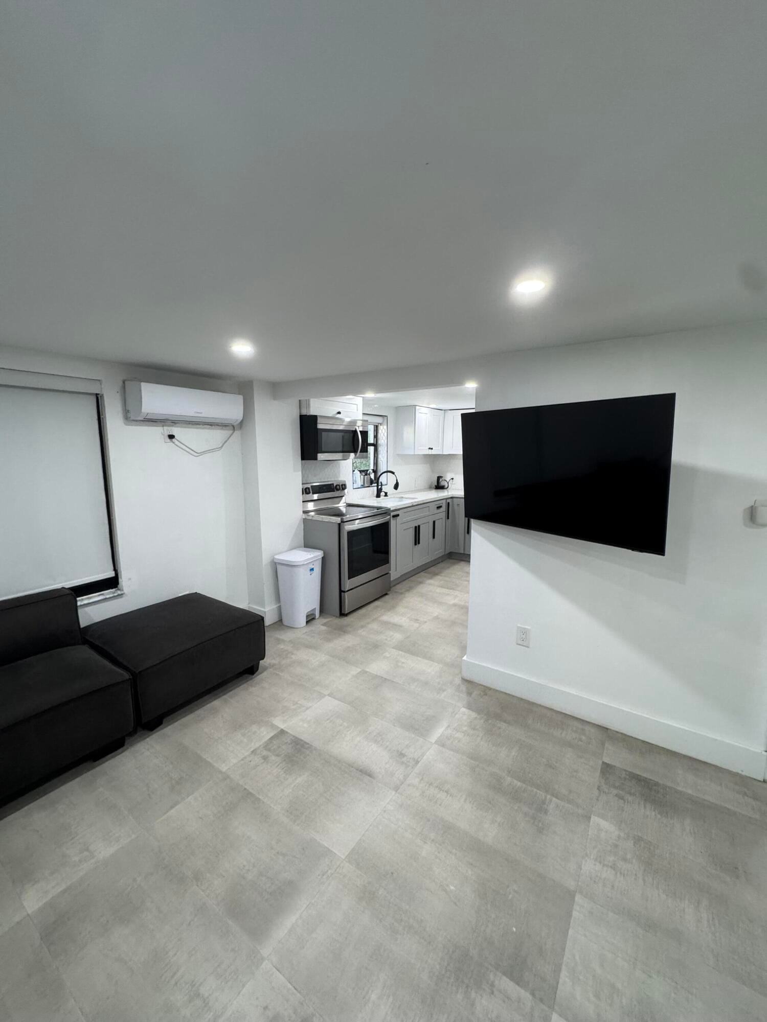 2541 NE 181st Street C, North Miami Beach, FL 33160 photo 7