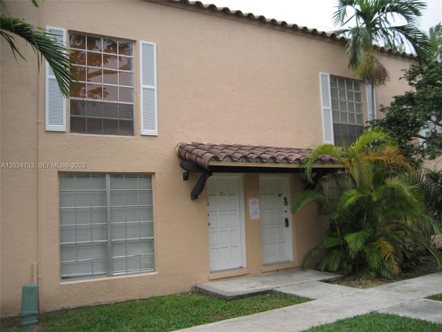 10806 N Kendall Drive P-26, Miami, FL 33176