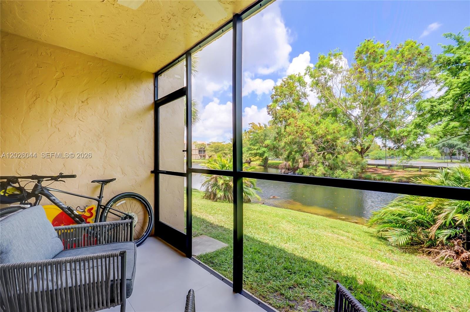 302 Lakeview Drive 105, Weston, FL 33326 photo 18
