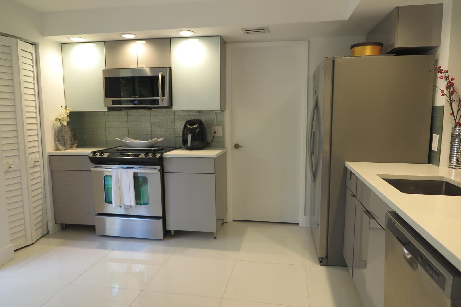 7875 La Mirada Drive — photo 12