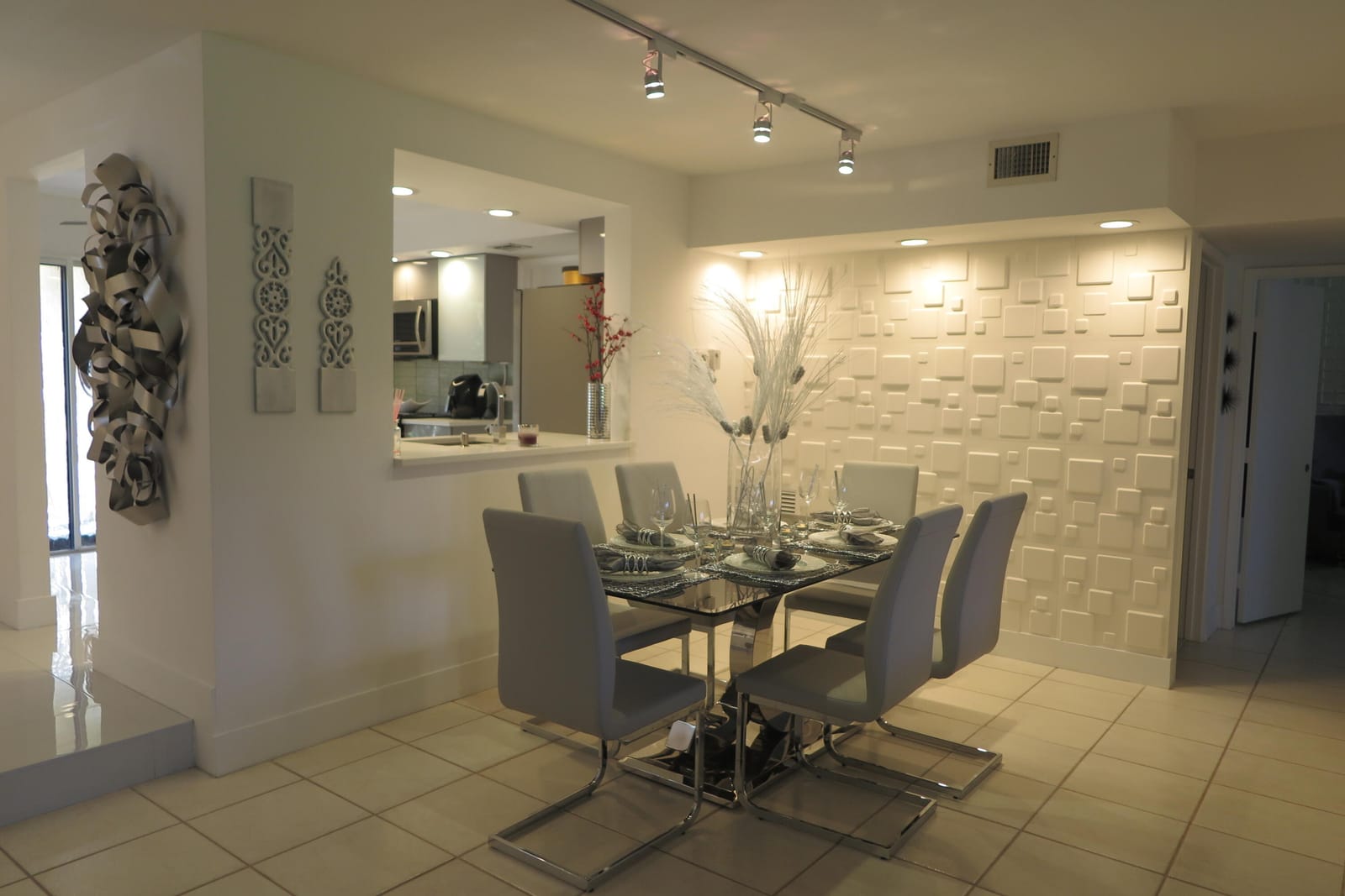 7875 La Mirada Drive — photo 9