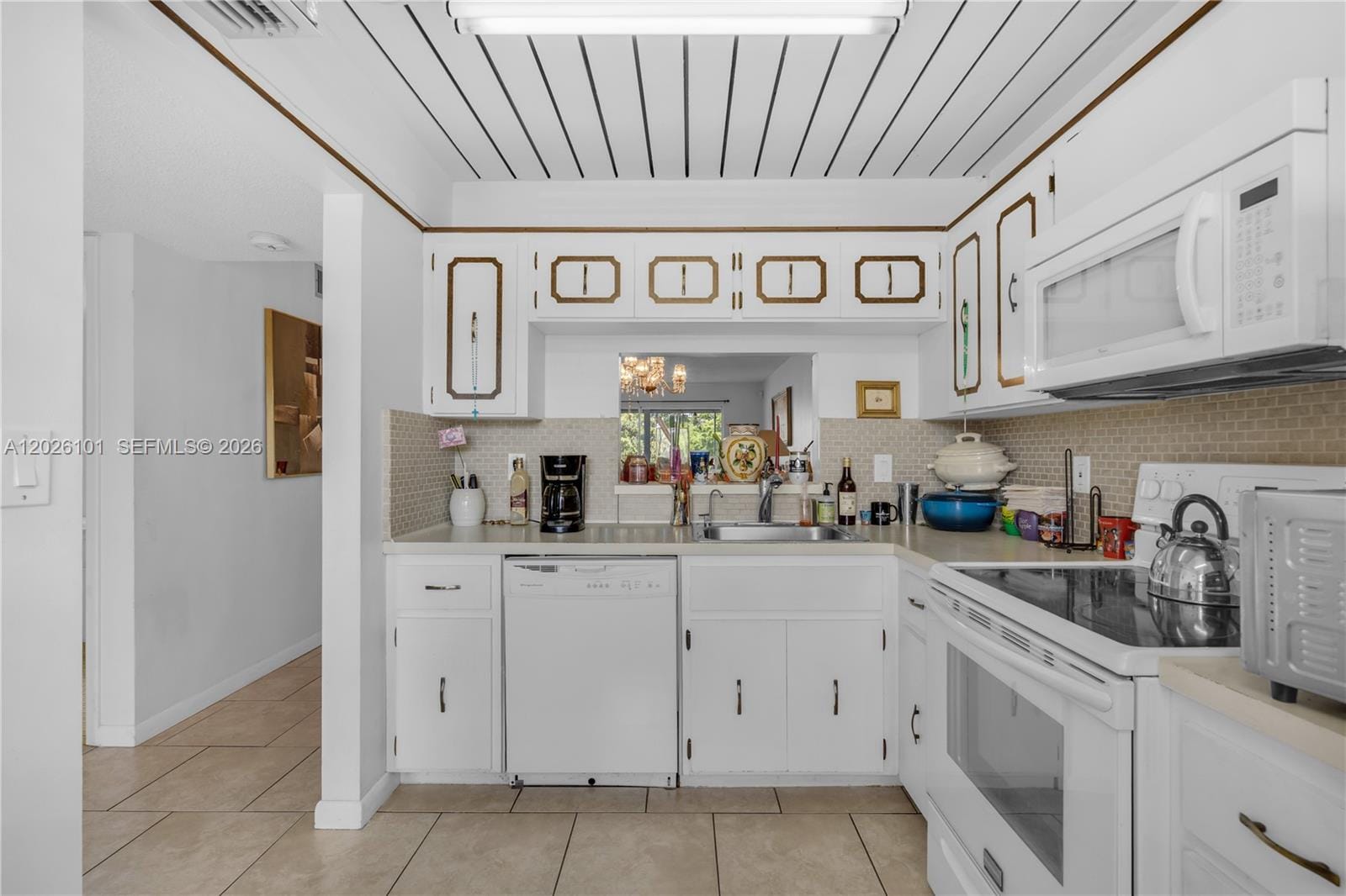 3551 Inverrary Drive 208 — photo 2
