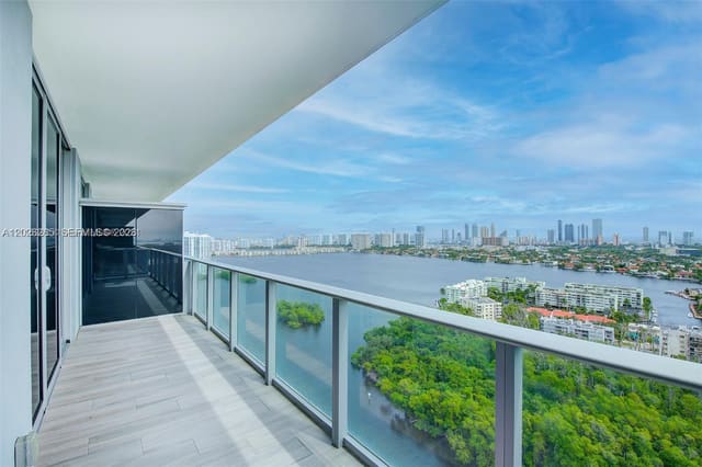 16385 Biscayne Boulevard 2616, North Miami Beach, FL 33160