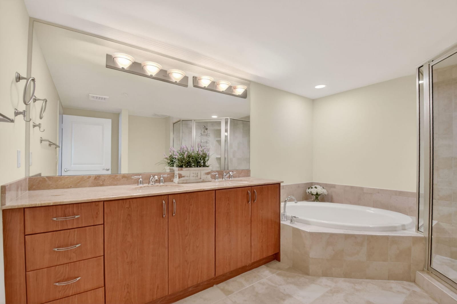 403 S Sapodilla Avenue 511, West Palm Beach, FL 33401 photo 25