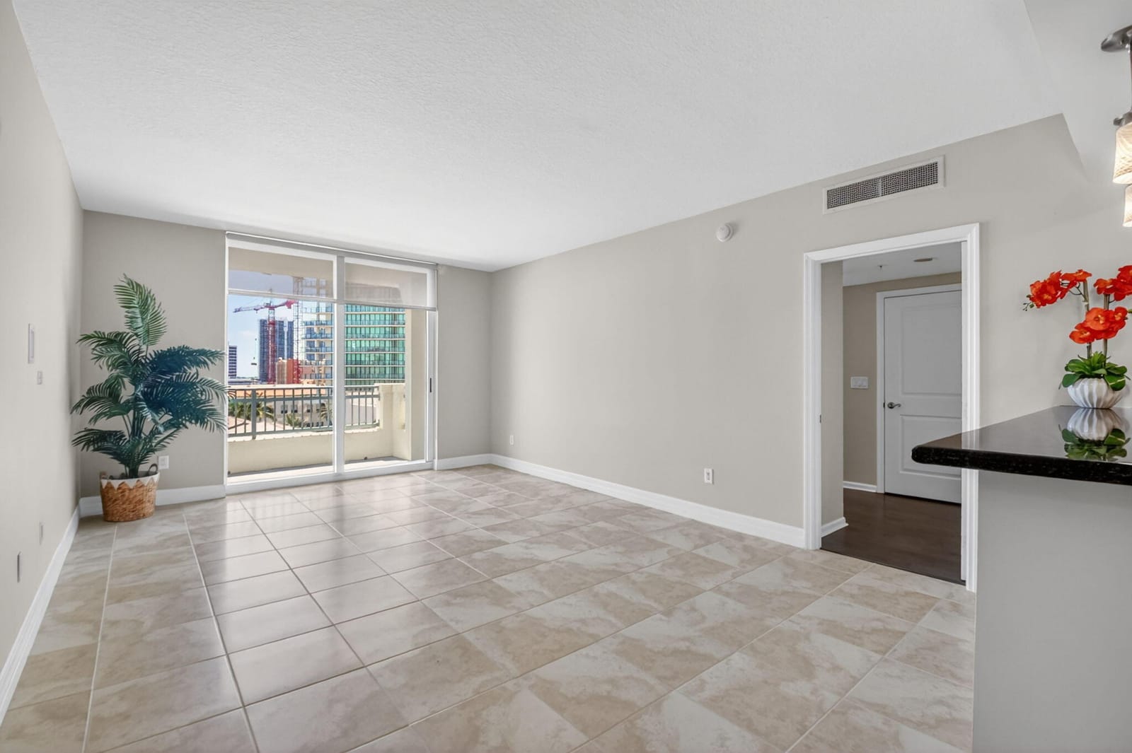 403 S Sapodilla Avenue 511, West Palm Beach, FL 33401 photo 4