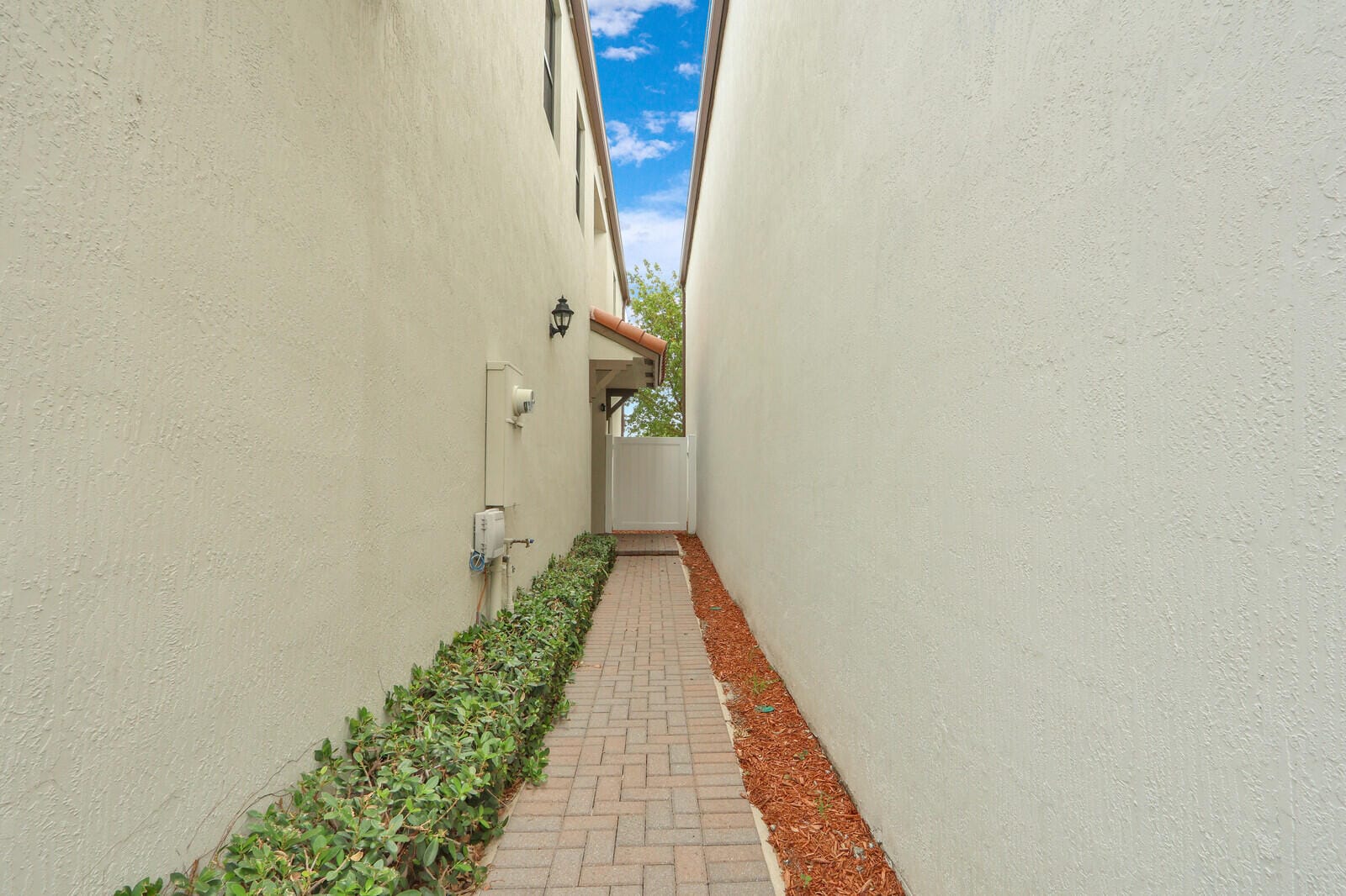4008 Sequoia Place, Riviera Beach, FL 33410 photo 2