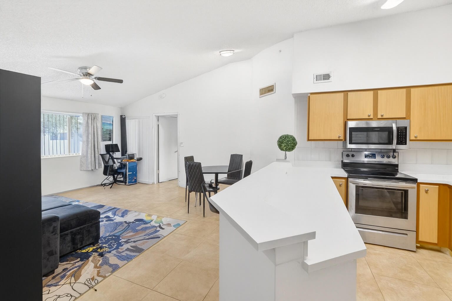 2550 SW 18th Terrace 2005, Fort Lauderdale, FL 33315 photo 2
