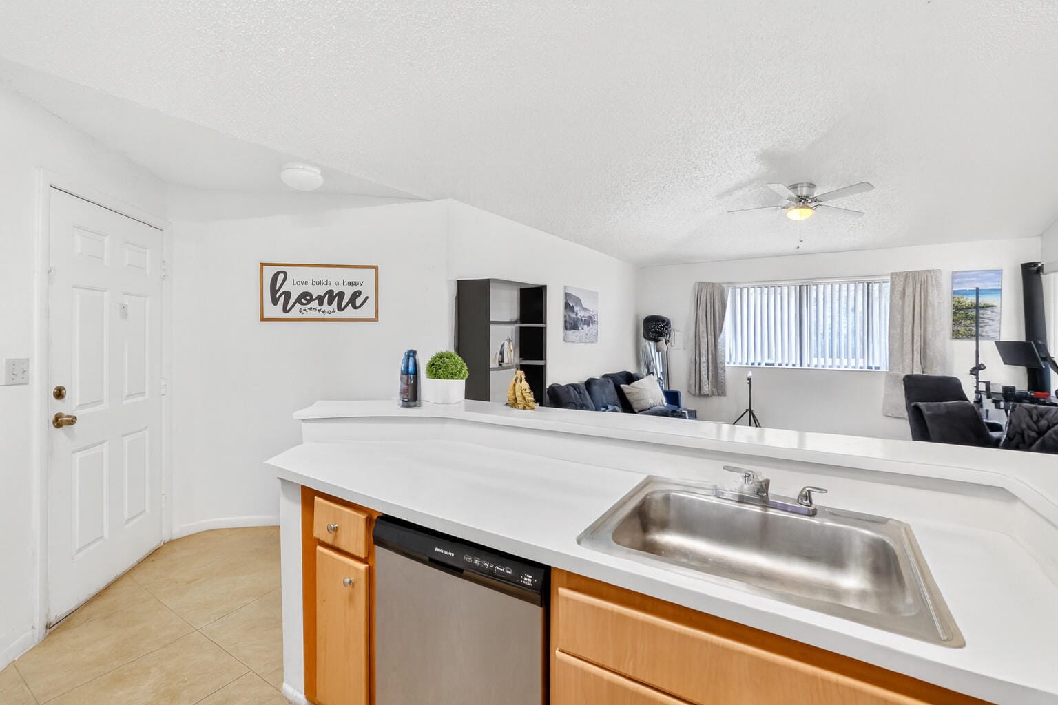 2550 SW 18th Terrace 2005, Fort Lauderdale, FL 33315 photo 6