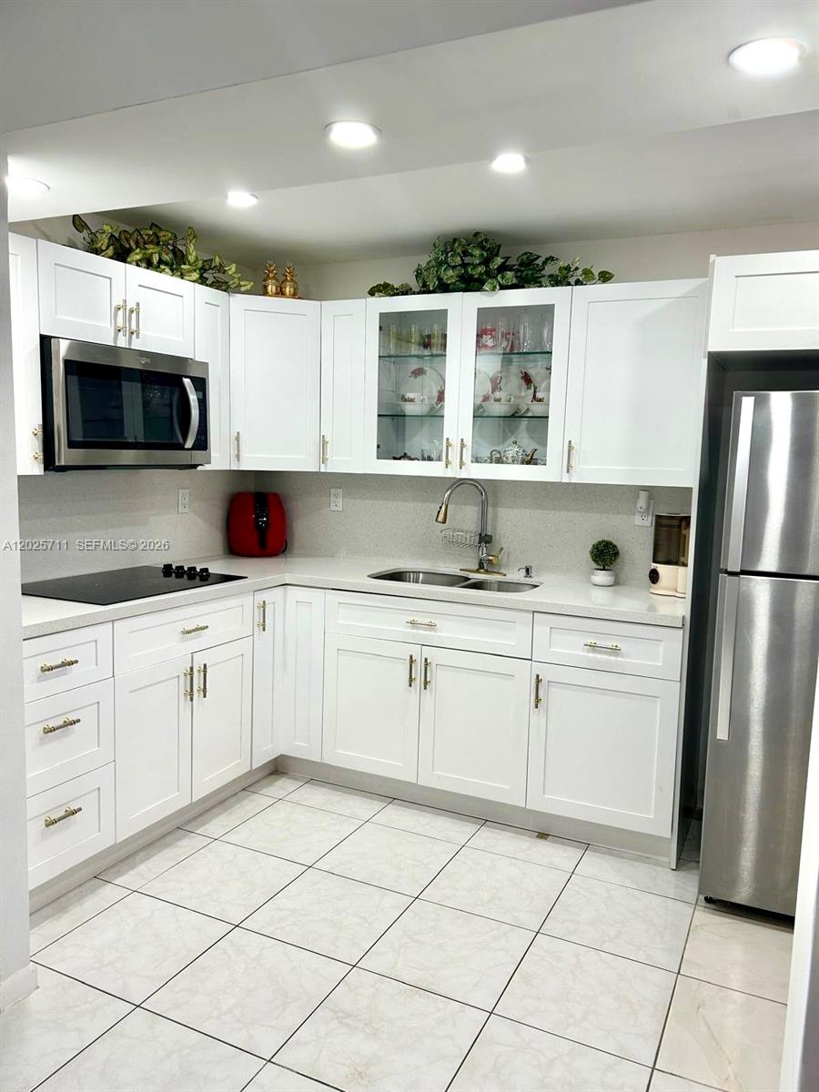 9081 Sunrise Lakes Boulevard 113, Sunrise, FL 33322, Sunrise