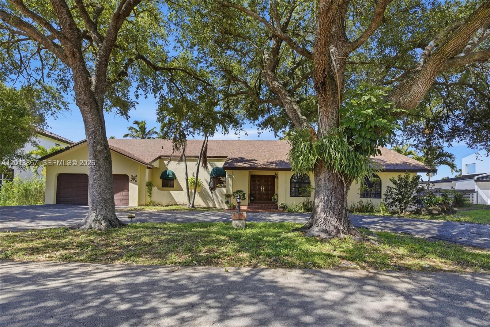 7200 N Oakmont Drive, Hialeah, FL 33015, Hialeah