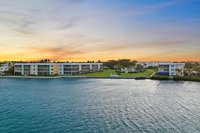 100 Waterway Road E305, Tequesta, FL 33469