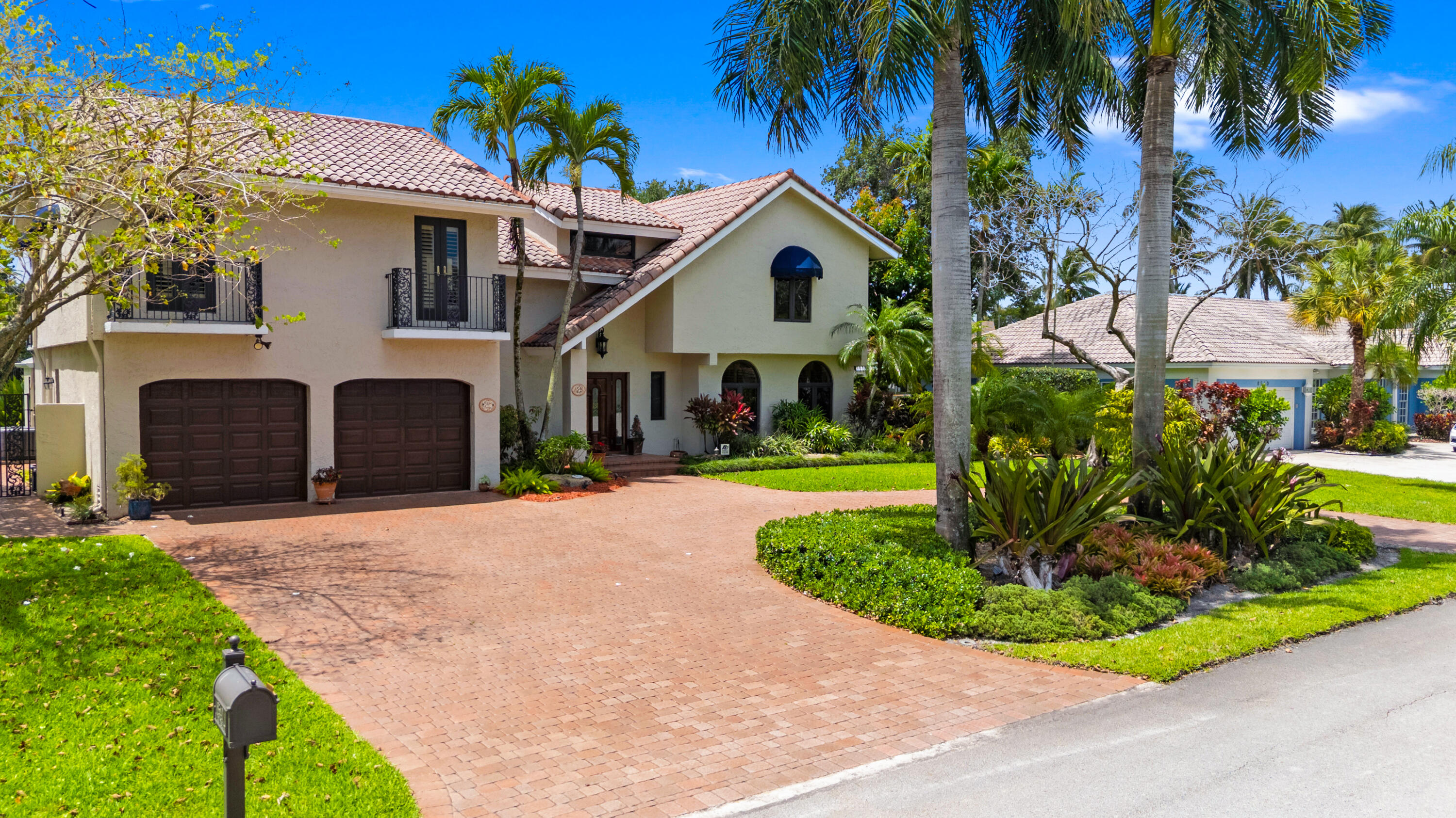 8540 N Lake Dasha Drive, Plantation, FL 33324, Plantation
