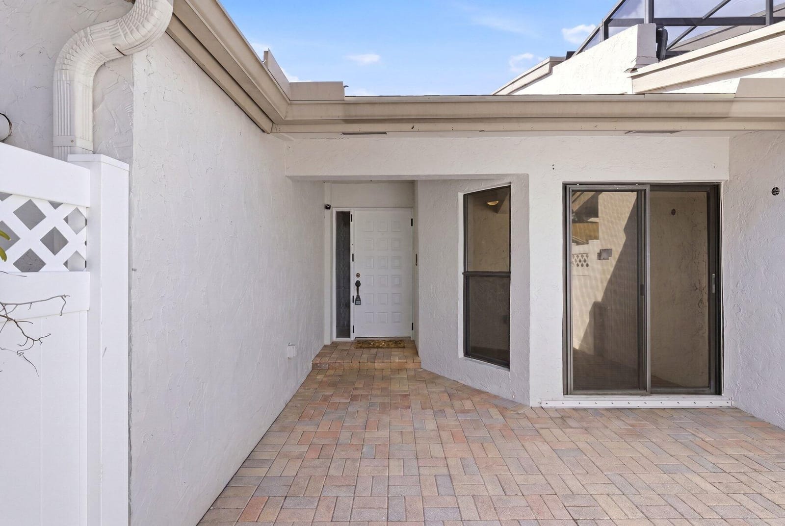6670 Canary Palm Circle — photo 2