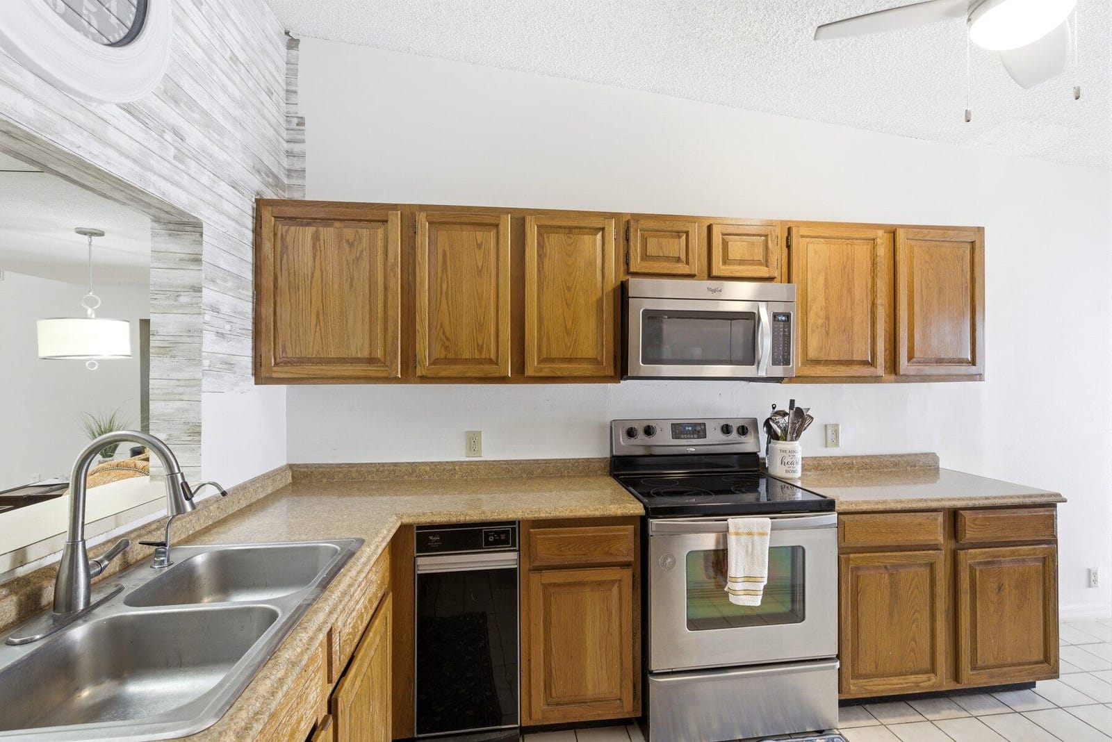 6670 Canary Palm Circle — photo 7