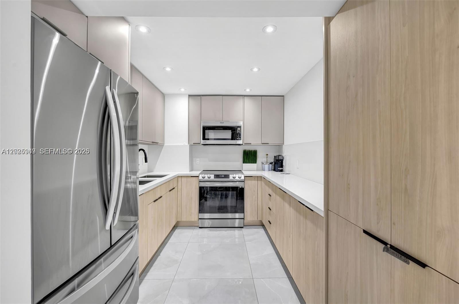 100 Bayview Drive 503 — photo 3