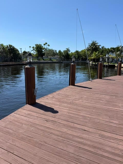 2108 NE 22nd Street, Wilton Manors, FL 33305 photo 2